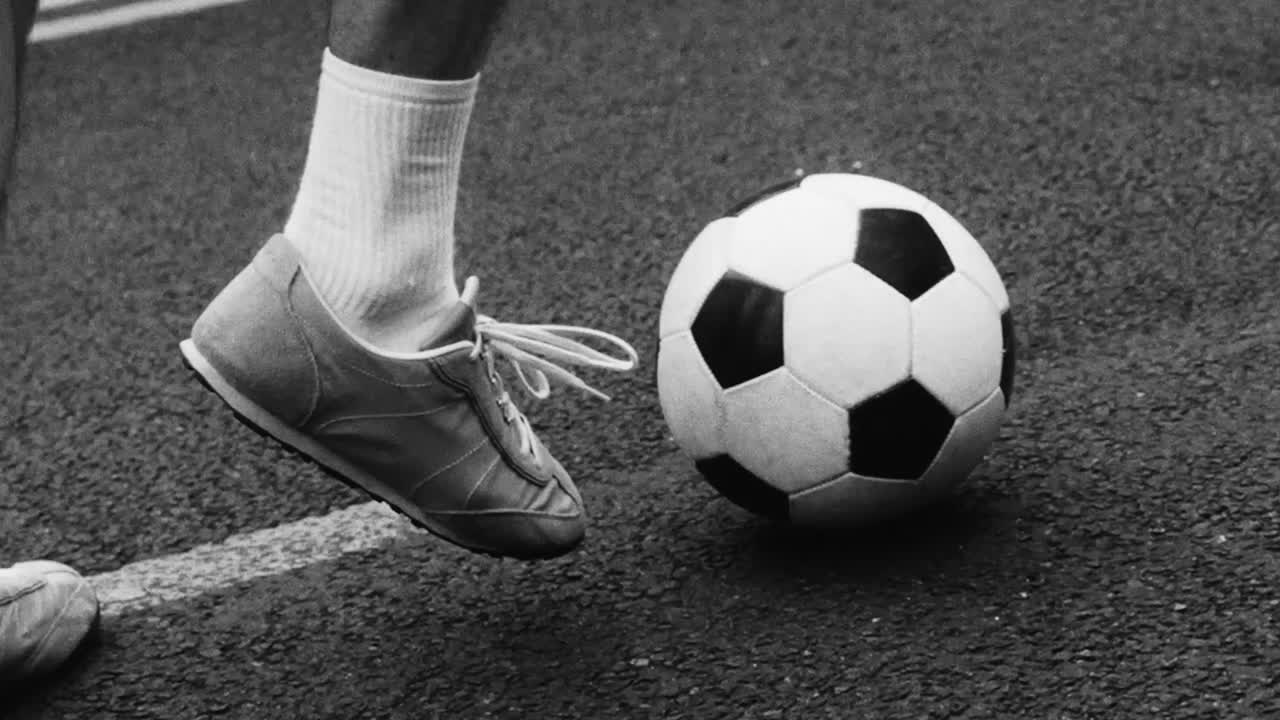 Zara - FIFA® Classics